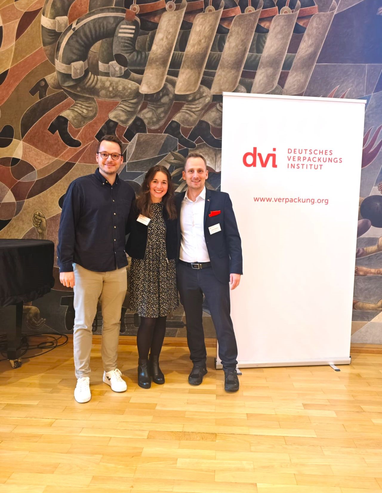 Marco Jekel, Helena Bomhold und Daniel Römhild bei ihrem Vortrag auf der DVI